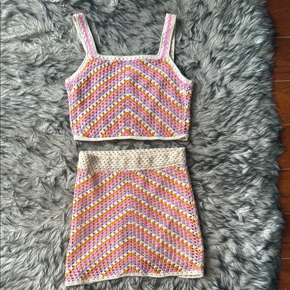 Forever 21 Pink and White Square Neck Sleeveless set Cochet